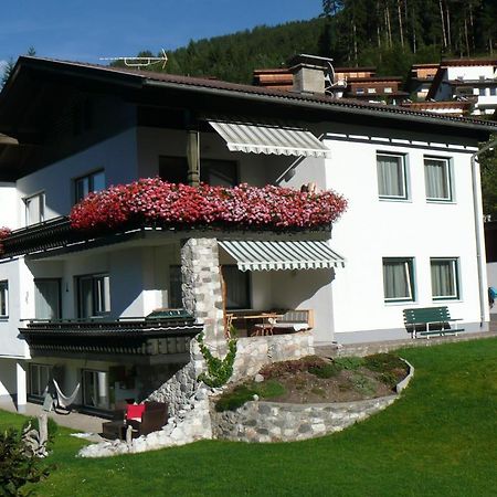 Haus Saxer Apartment Mieders Bagian luar foto