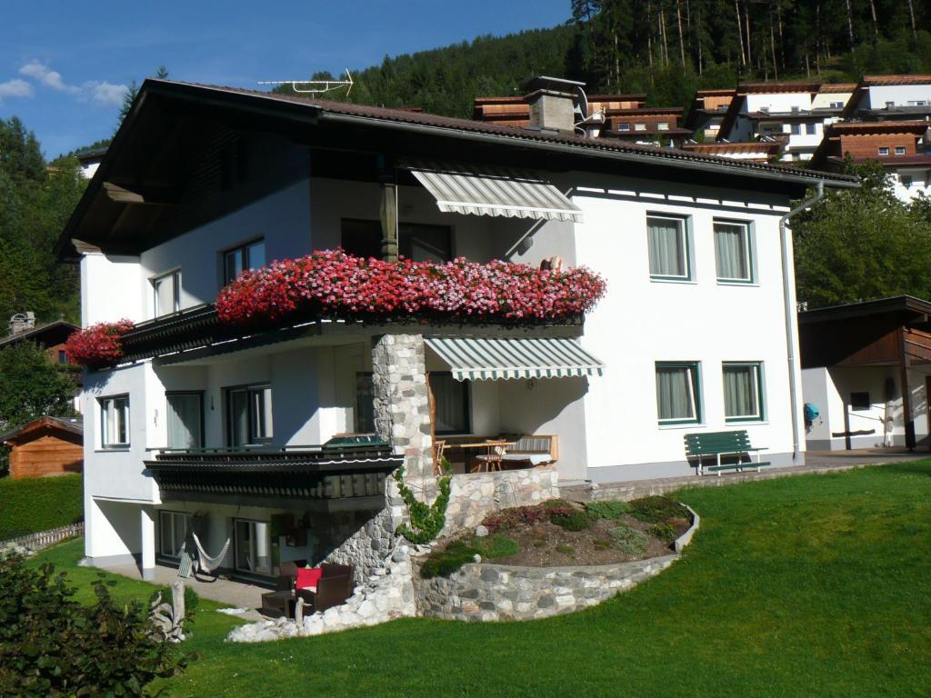 Haus Saxer Apartment Mieders Bagian luar foto